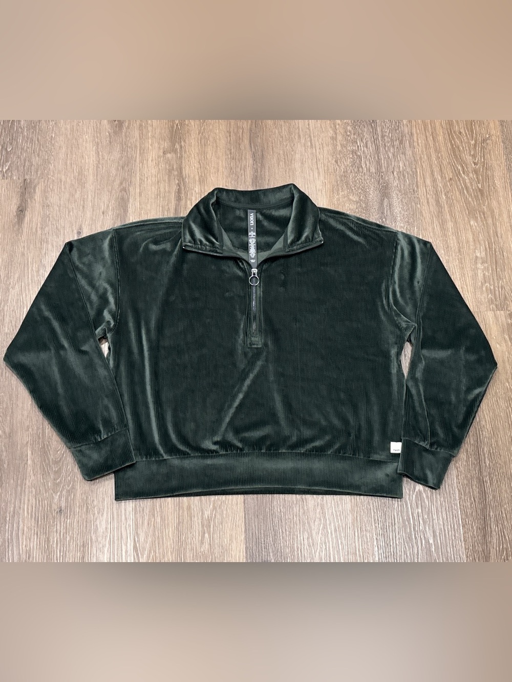 Vuori Haven Half Zip Green Velour Pullover Size Medium